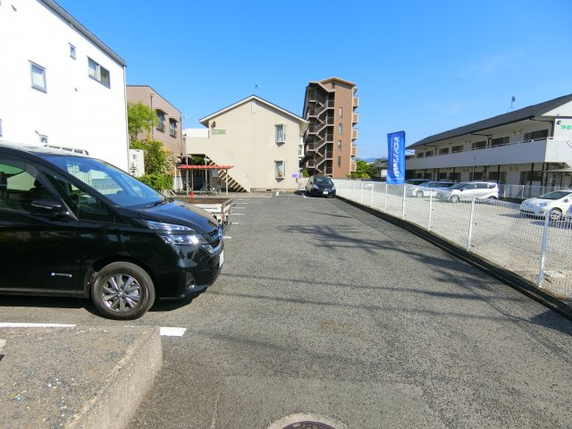 ベルメゾンYAMATOの駐車場