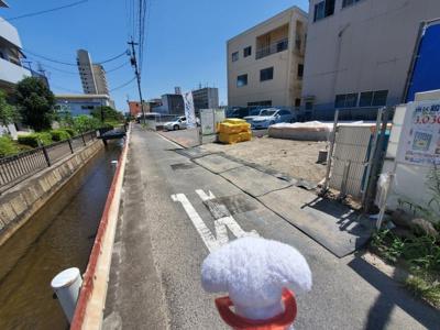 【前面道路含む現地写真】 | 南区鶴見通5丁目20-1期　1号棟★仲介手数料無料★（千鳥小学校・名南中学校） | 8/27撮影
新築戸建の事はマックバリュで住まい相談へお任せください。