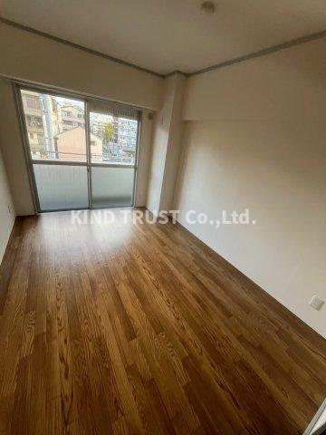 スカイハイム天神橋の居間・リビング|ゆったりとした居間です