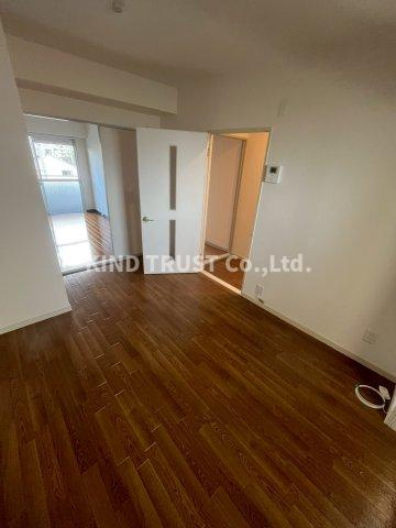 スカイハイム天神橋の内装|明るい色調の室内です