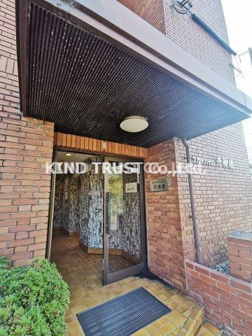 スカイハイム天神橋のエントランス|毎日通るエントランスはこのようになっています