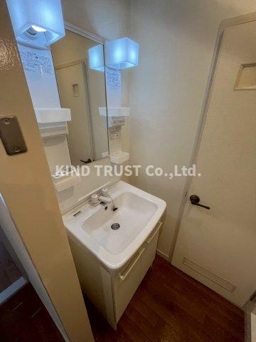 スカイハイム天神橋の洗面所|使いやすい洗面所です