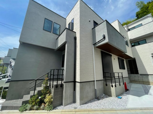 横浜市港南区上永谷4丁目 新築戸建て 緑豊かな住宅街 弘明寺の戸建て住宅 株式会社living Room