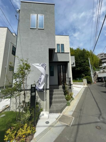 横浜市港南区上永谷4丁目 新築戸建て 緑豊かな住宅街 弘明寺の戸建て住宅 株式会社living Room