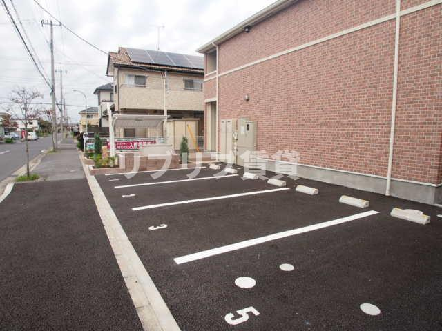 サンクレストの駐車場
