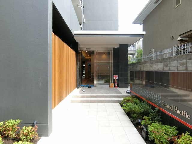 【エントランス】 | グランパシフィックPINE Luxe