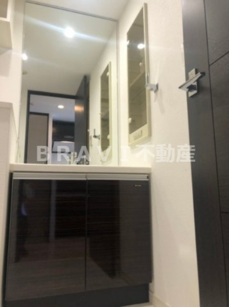 カスタリア堺筋本町　BRAVI不動産の独立洗面台|【カスタリア堺筋本町】独立洗面台です