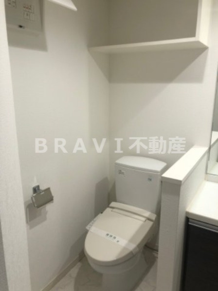 カスタリア堺筋本町　BRAVI不動産のトイレ|【カスタリア堺筋本町】ゆったりとした空間のトイレです