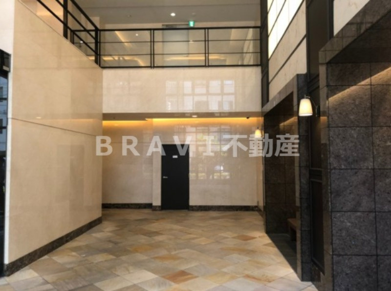カスタリア堺筋本町　BRAVI不動産のロビー|【カスタリア堺筋本町】落ち着いたロビーです