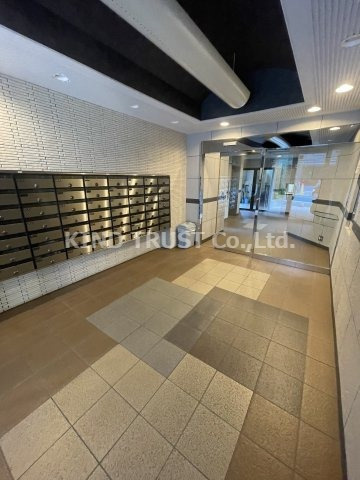 フォレスト106のロビー|ゆとりのあるロビーです