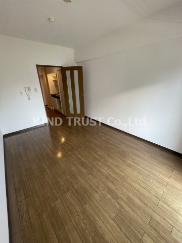 フォレスト106の居間・リビング