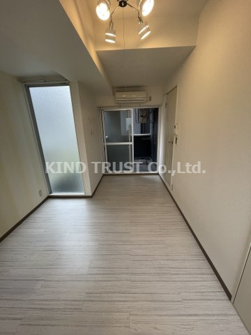 ディー・シモンズ梅田の居間・リビング|リビングです