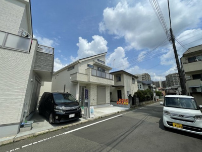 【前面道路含む現地写真】 | 日野市旭が丘2丁目新築戸建て3棟現場3号棟