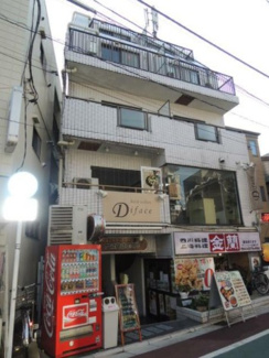 【外観】 | 鉄筋コンクリート造のがっちりとした建物。