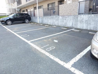 【駐車場】 | グラースマロニエ