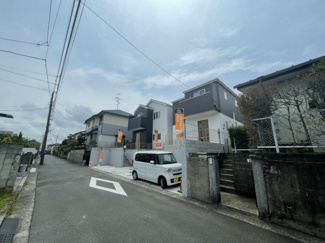 【前面道路含む現地写真】