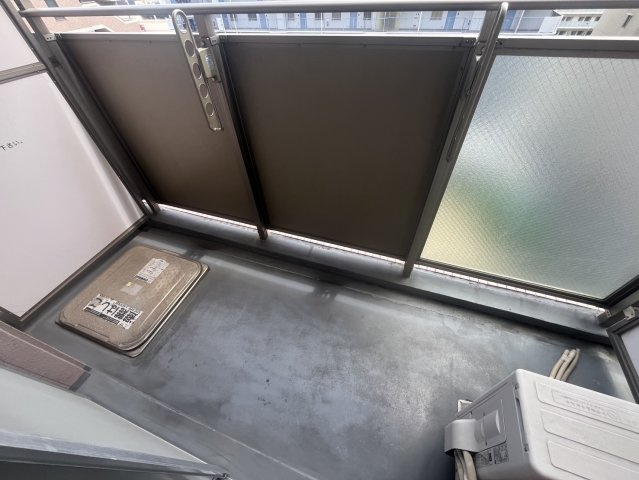 インプループ三宮イースト（旧パークサイド春日野道駅前）のバルコニー