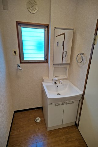 千代田１丁目貸家の独立洗面台|洗面所