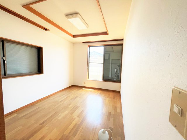 市原市馬立1899貸家の洋室