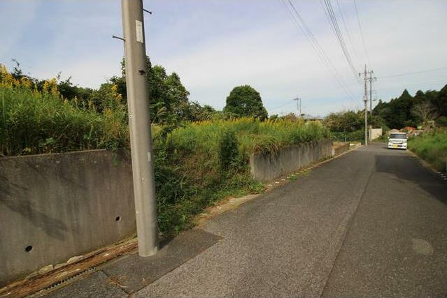 旧平沢ニュータウン売地の外観