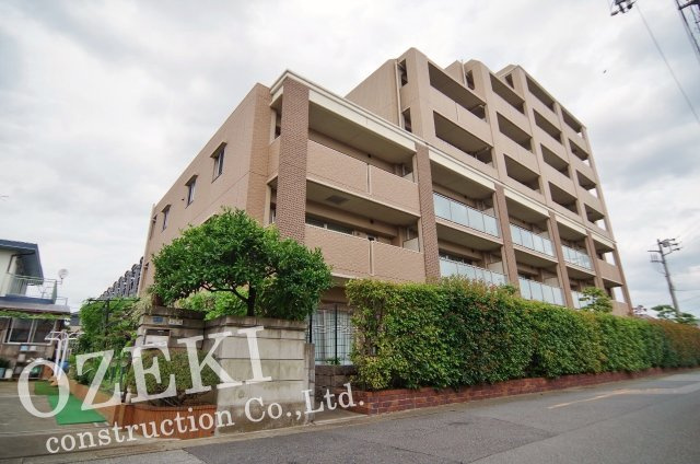 ベルドゥムール越谷南町の外観