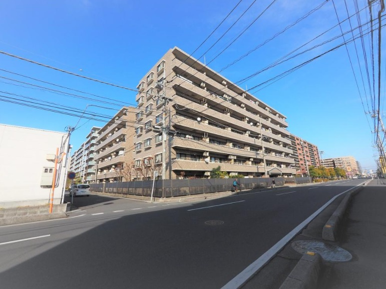 モアグランデ南越谷の外観