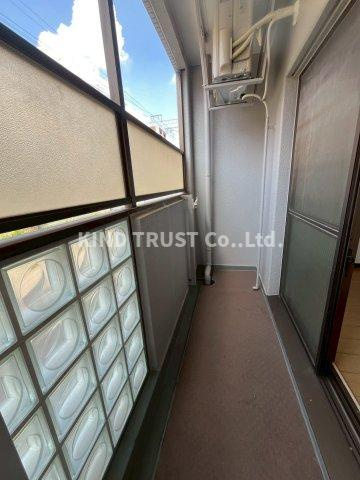 メゾン・プリオールのバルコニー|外からの目が気にならないバルコニーで洗濯物が干せます