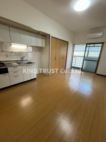 メゾン・プリオールの居間・リビング|リビングです