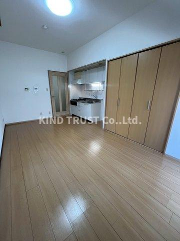 メゾン・プリオールの居間・リビング|ゆったり過ごせる居間です