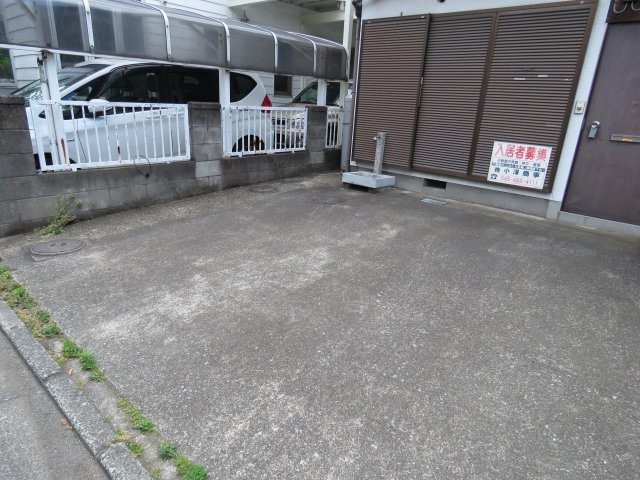 ハイツ須賀の駐車場