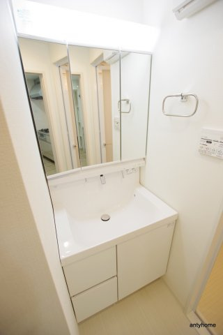 MBC RESIDENCE 仲介手数料無料の洗面所