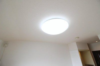 【設備】 | YOUハイム衣摺 | 照明付き