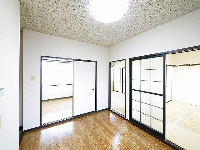 エガリテハイツAの居間・リビング|使いやすい居間です