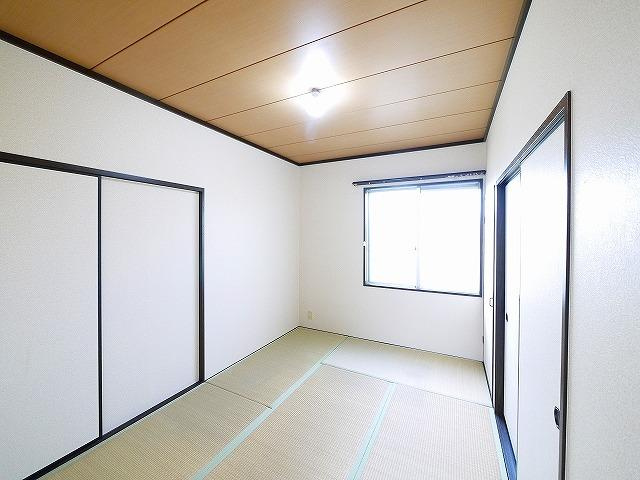 エガリテハイツAの和室|日本らしい落ち着いた雰囲気の和室です