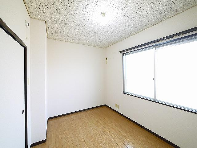 エガリテハイツAの洋室|ゆったりした洋室です