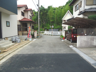 【前面道路含む現地写真】