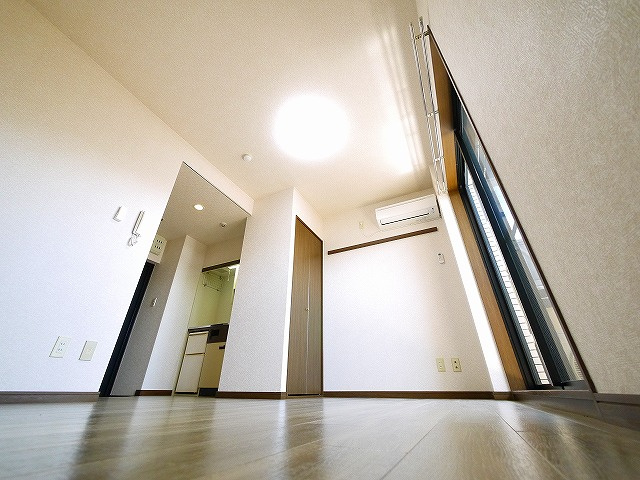 シティパレスあやめ池Ｐ８の居間・リビング|ゆったり過ごせるリビングです