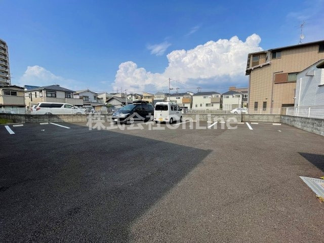 アイケイハイツ高井田A棟の駐車場