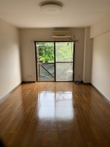 ハイムサンムーンの居間・リビング