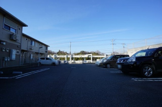 【駐車場】