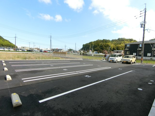 ベアーワンの駐車場