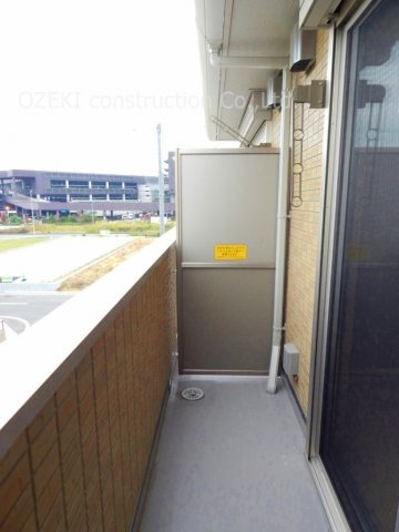 エクセレントのバルコニー|※写真は上階のもの