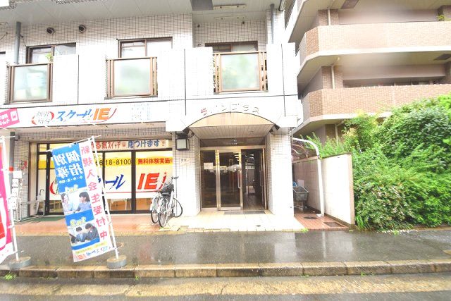 ラパンプラスのエントランス|毎日通るエントランスはこのようになっています