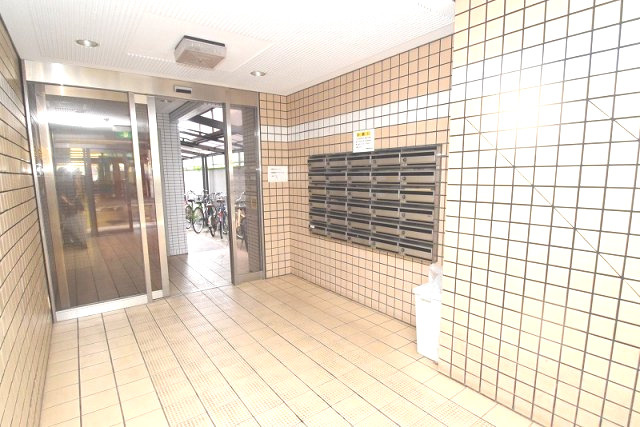 ラパンプラスのエントランス|建物の内部です