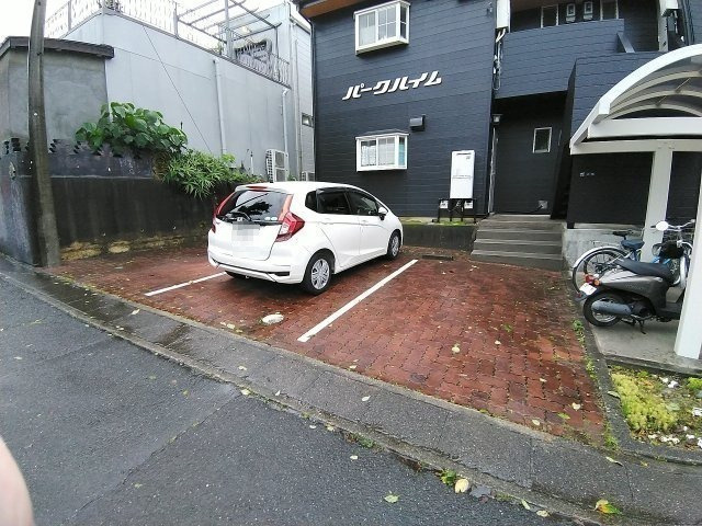 パークハイムの駐車場