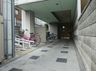 【エントランス】 | 建物の内部です