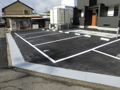 【駐車場】 | カーサ　ニエラ