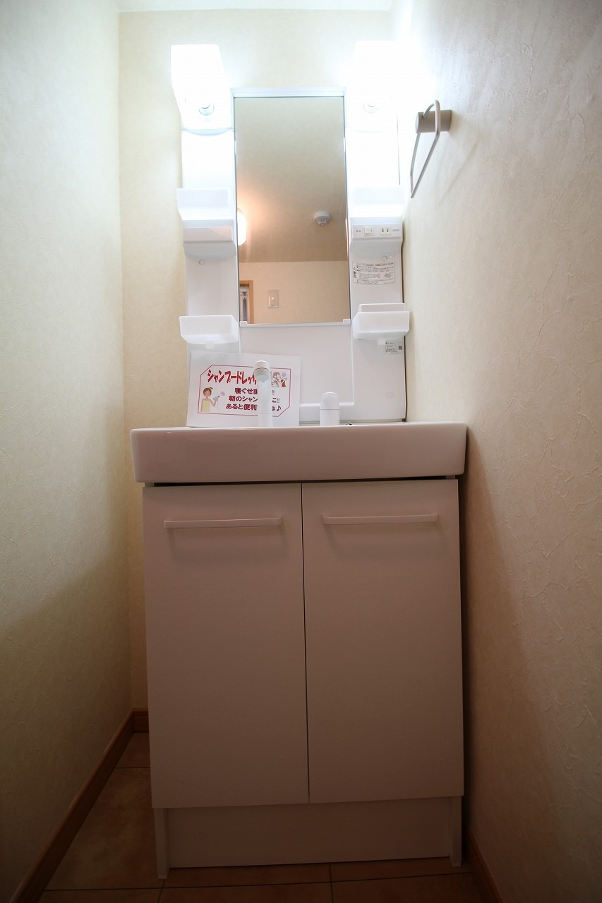 Y&Mラ・フォーレ栄町Ｃ棟の独立洗面台|使いやすい独立洗面台です
