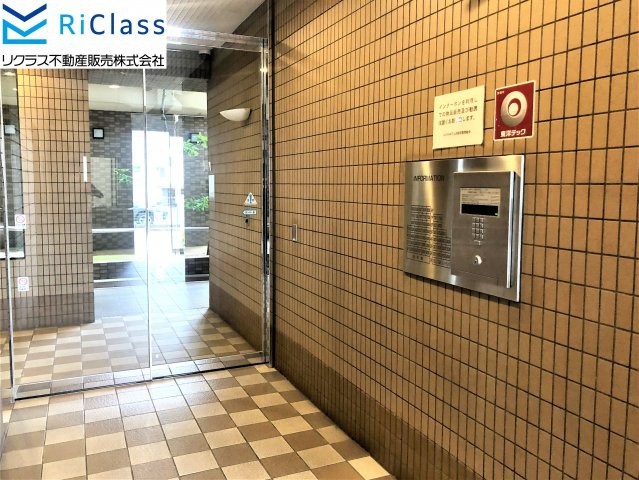 コスモ神戸上沢駅前のエントランス|毎日通るエントランスはこのようになっています