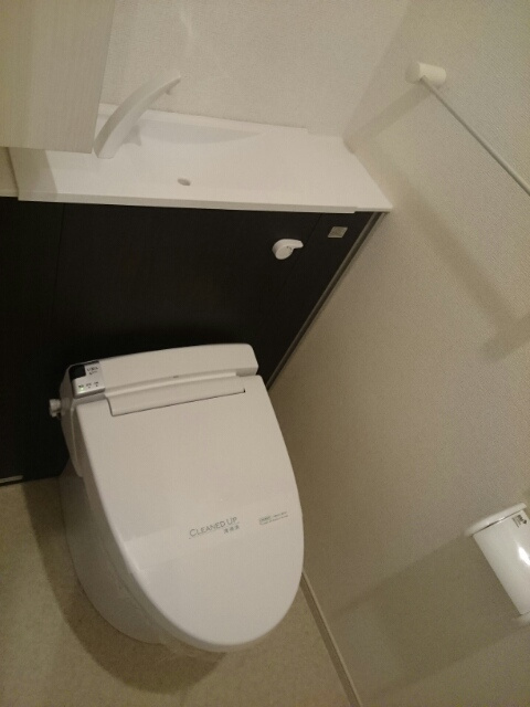 今治市馬越町３丁目のアパートのトイレ